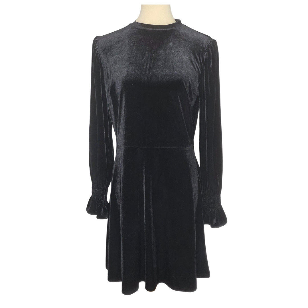 Black Velvet Preloved Long Sleeve Dress – LOFT – Size 6 – Wednesday Addams Goth Vibes