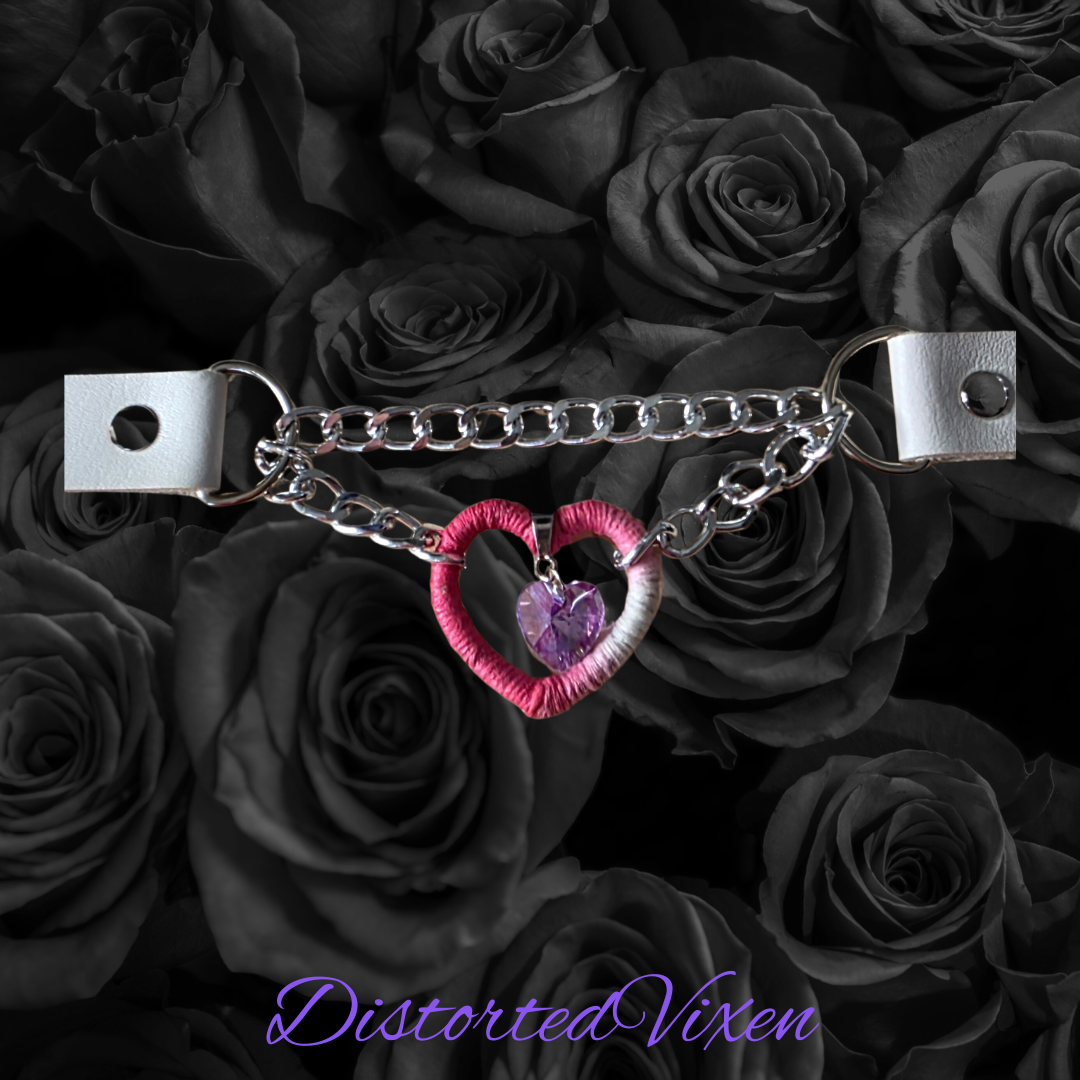 Pink & White Heart Choker – Wrapped Fiber Heart with Crystal Charm – Adjustable Chain Choker – Soft Grunge / Alt Jewelry