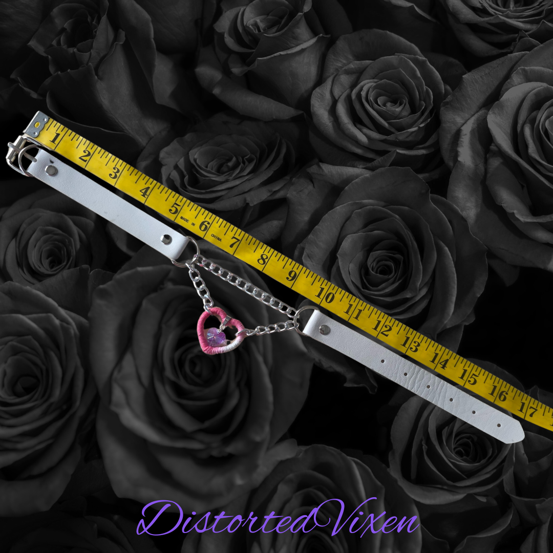 Pink & White Heart Choker – Wrapped Fiber Heart with Crystal Charm – Adjustable Chain Choker – Soft Grunge / Alt Jewelry