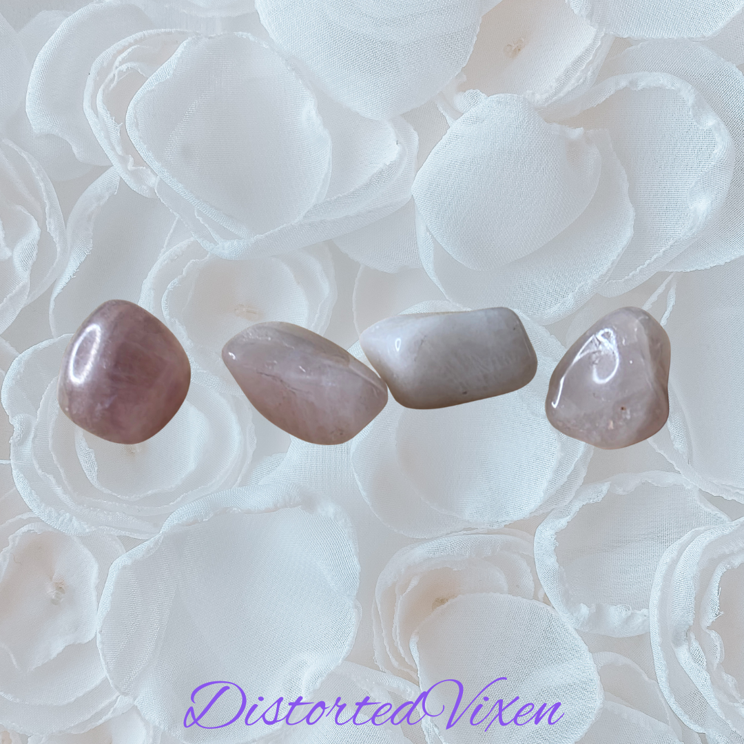 Rose Quartz Macramé Necklace – Adjustable Crystal Pendant, Witchy Handmade Jewelry